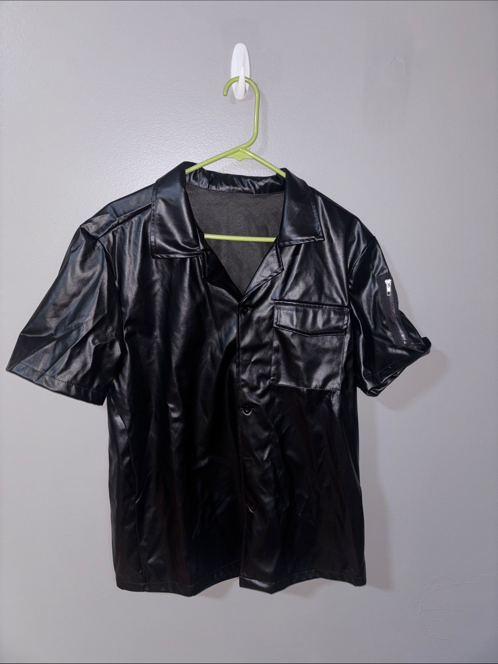 Medium pleather blouse